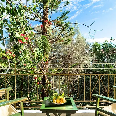 Old Boat Double 5 Apartment Nikiana